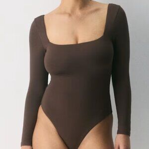 Aritzia Babaton Original Contour Headway Bodysuit Brown